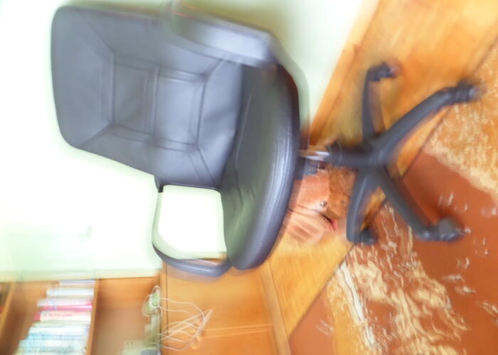 Grajewo ogłoszenia: Sprzedam krzesło obrotowe w dobrym stanie ,bez skazy. Pokrycie...